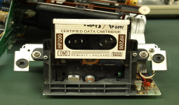 Kaseta w starym komputerze